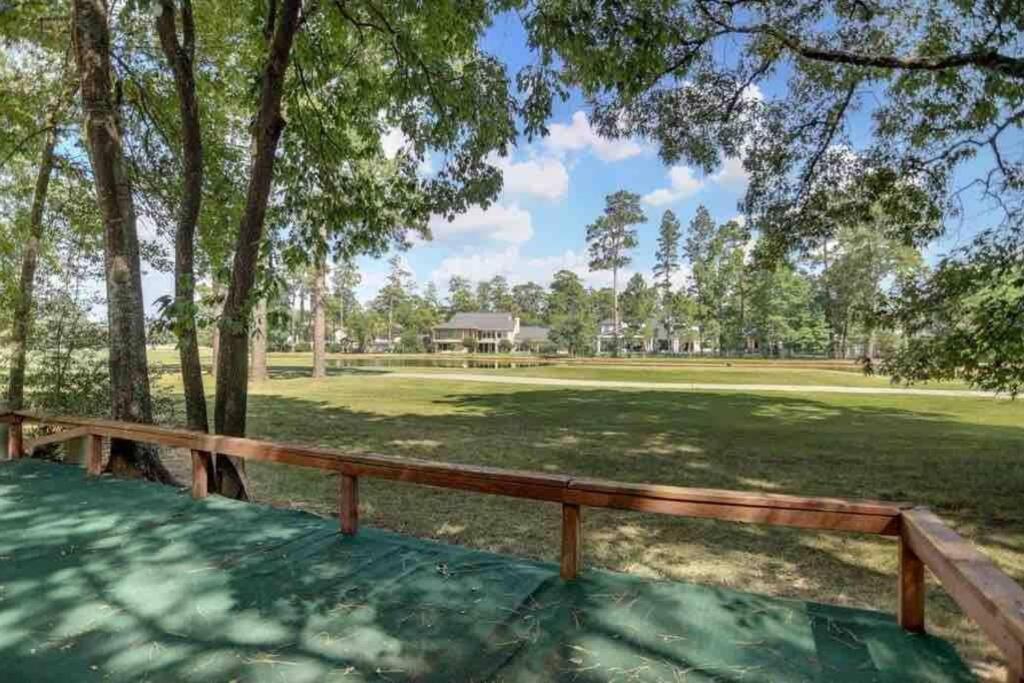 Timber Top Golf Course View Зе-Вудлендс Екстер'єр фото